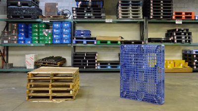 Vì sao nên sử dụng Pallet nhựa thay Pallet gỗ?